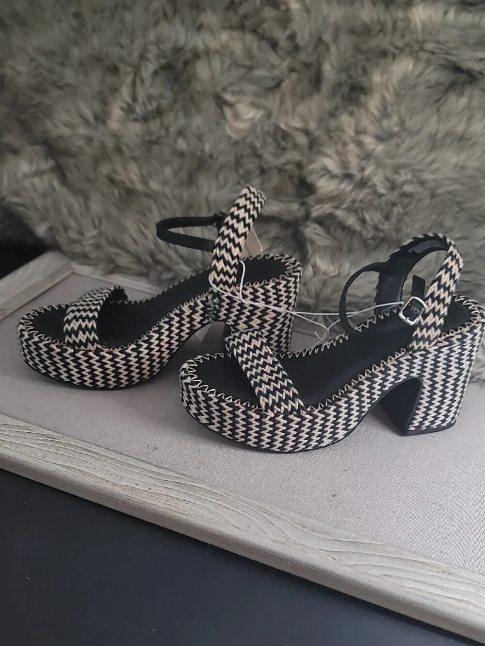 Universal Thread-Target Brand Woven Platform Sandals - Black & Cream
